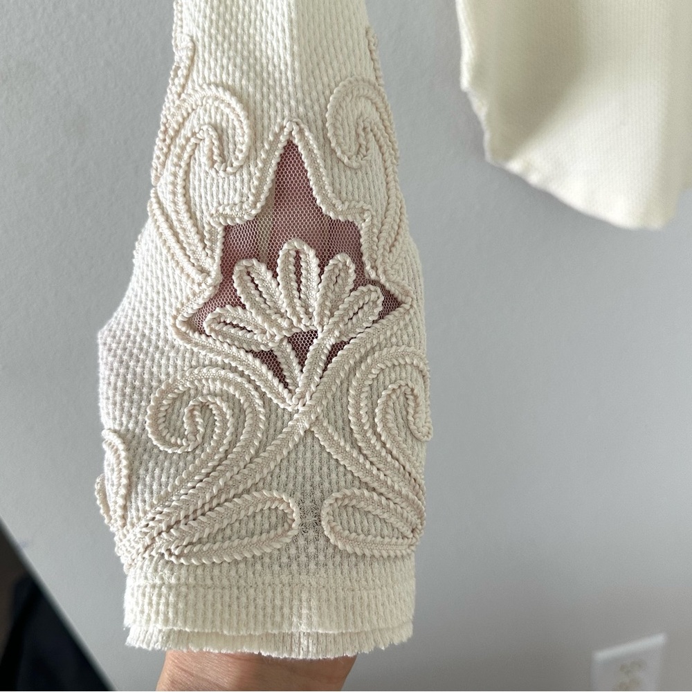 Free People Masquerade Cuff Lace Thermal Top Sz L Cream Boho Embellished Waffle - Picture 3 of 12